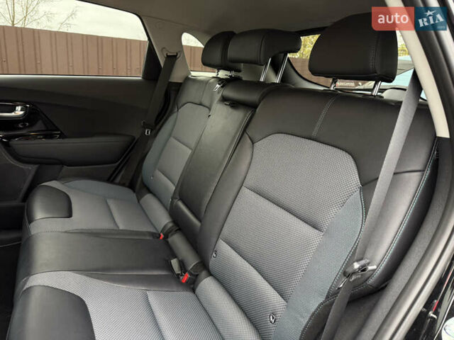 Черный Киа Niro, объемом двигателя 0 л и пробегом 61 тыс. км за 19300 $, фото 30 на Automoto.ua