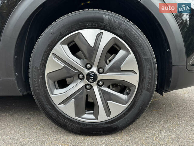 Чорний Кіа Niro, об'ємом двигуна 0 л та пробігом 107 тис. км за 20500 $, фото 23 на Automoto.ua