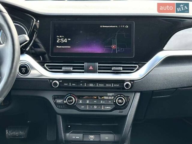 Чорний Кіа Niro, об'ємом двигуна 0 л та пробігом 148 тис. км за 18600 $, фото 13 на Automoto.ua