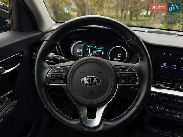 Черный Киа Niro, объемом двигателя 0 л и пробегом 92 тыс. км за 19899 $, фото 30 на Automoto.ua
