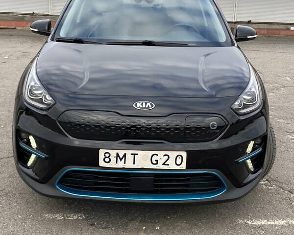 Киа Niro 2020 в Виннице на Automoto.ua Черный Киа Niro, объемом двигателя 0 л и пробегом 170 тыс. км за 18499 $, фото 8 на Automoto.ua