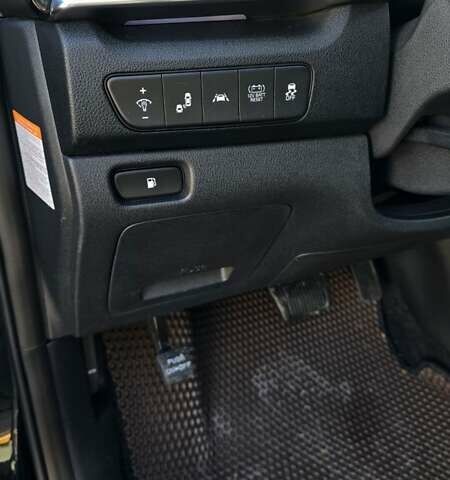 Черный Киа Niro, объемом двигателя 1.58 л и пробегом 32 тыс. км за 21000 $, фото 7 на Automoto.ua