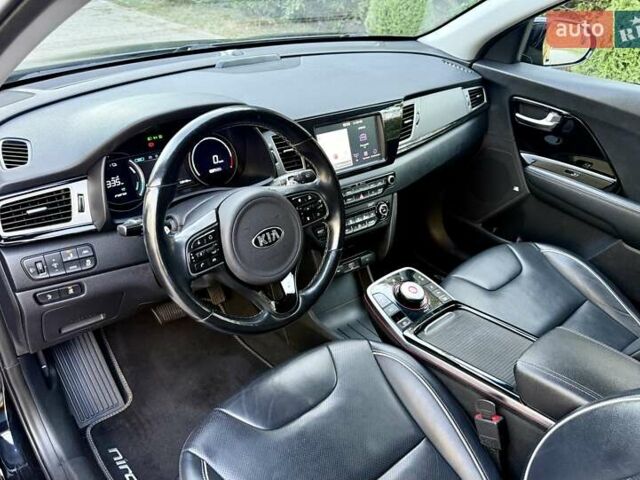 Черный Киа Niro, объемом двигателя 0 л и пробегом 128 тыс. км за 16800 $, фото 46 на Automoto.ua