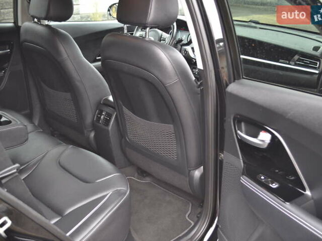 Чорний Кіа Niro, об'ємом двигуна 0 л та пробігом 169 тис. км за 18450 $, фото 46 на Automoto.ua