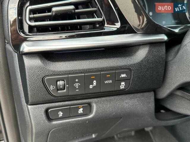 Черный Киа Niro, объемом двигателя 0 л и пробегом 84 тыс. км за 19500 $, фото 5 на Automoto.ua