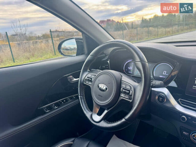 Черный Киа Niro, объемом двигателя 0 л и пробегом 128 тыс. км за 19600 $, фото 36 на Automoto.ua