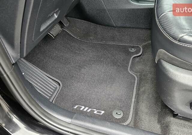 Черный Киа Niro, объемом двигателя 0 л и пробегом 139 тыс. км за 19800 $, фото 13 на Automoto.ua