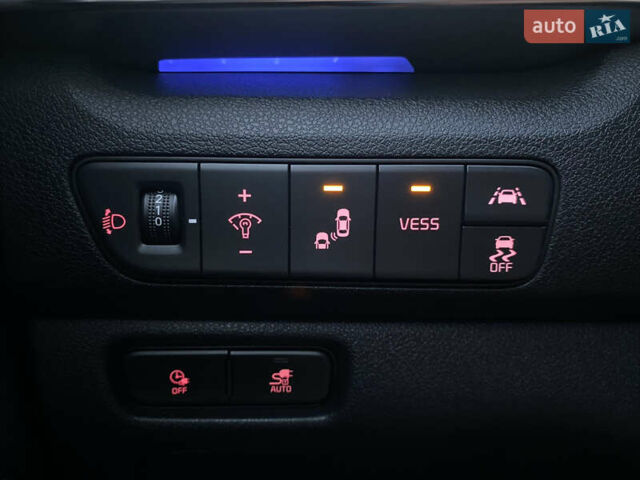 Чорний Кіа Niro, об'ємом двигуна 0 л та пробігом 64 тис. км за 23700 $, фото 42 на Automoto.ua