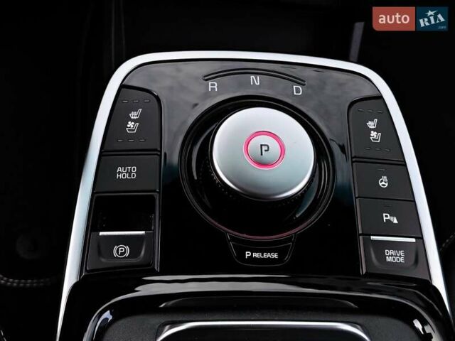 Чорний Кіа Niro, об'ємом двигуна 0 л та пробігом 115 тис. км за 20700 $, фото 56 на Automoto.ua