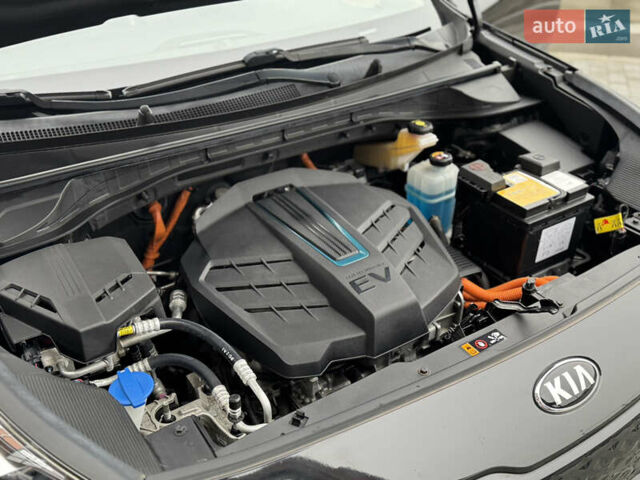 Черный Киа Niro, объемом двигателя 0 л и пробегом 132 тыс. км за 18699 $, фото 62 на Automoto.ua
