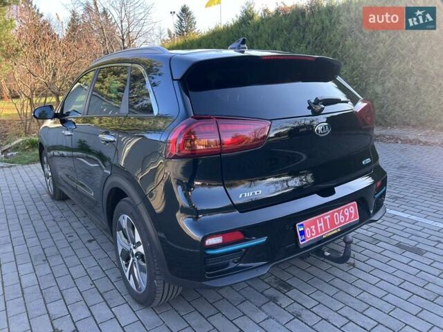 Чорний Кіа Niro, об'ємом двигуна 0 л та пробігом 112 тис. км за 20499 $, фото 18 на Automoto.ua