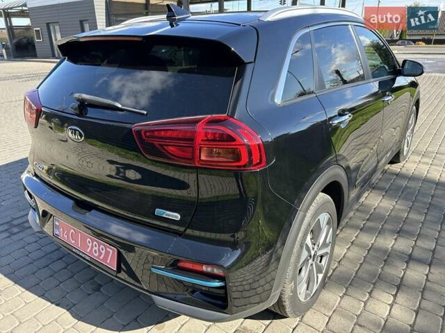 Чорний Кіа Niro, об'ємом двигуна 0 л та пробігом 135 тис. км за 18800 $, фото 3 на Automoto.ua