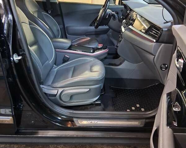 Чорний Кіа Niro, об'ємом двигуна 0 л та пробігом 143 тис. км за 17800 $, фото 15 на Automoto.ua