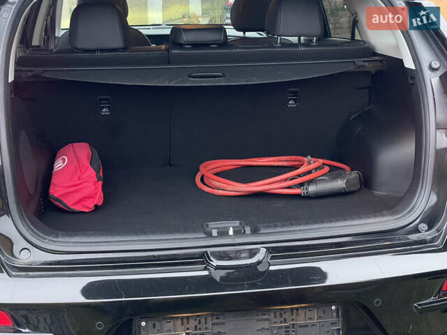 Черный Киа Niro, объемом двигателя 0 л и пробегом 111 тыс. км за 19300 $, фото 16 на Automoto.ua