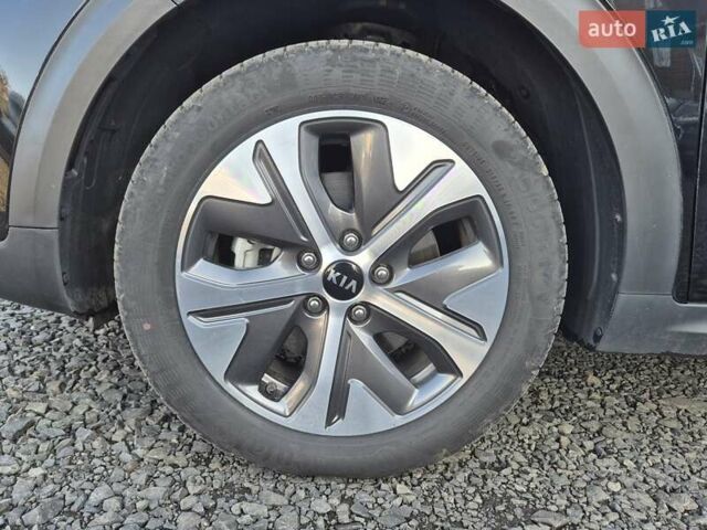 Черный Киа Niro, объемом двигателя 0 л и пробегом 132 тыс. км за 19449 $, фото 14 на Automoto.ua