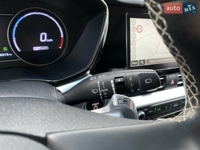 Чорний Кіа Niro, об'ємом двигуна 0 л та пробігом 96 тис. км за 20600 $, фото 31 на Automoto.ua