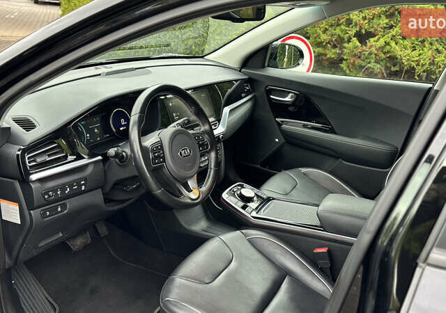 Чорний Кіа Niro, об'ємом двигуна 0 л та пробігом 110 тис. км за 19500 $, фото 70 на Automoto.ua
