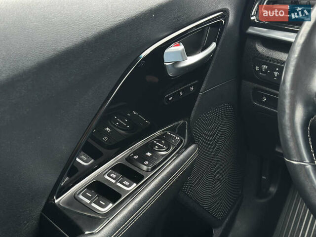 Черный Киа Niro, объемом двигателя 0 л и пробегом 158 тыс. км за 17800 $, фото 16 на Automoto.ua