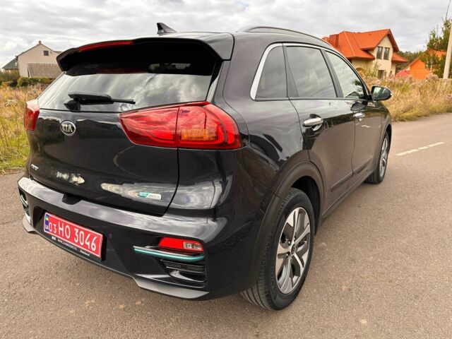 Киа Niro 2020 в Луцке на Automoto.ua Черный Киа Niro, объемом двигателя 0 л и пробегом 98 тыс. км за 19500 $, фото 5 на Automoto.ua