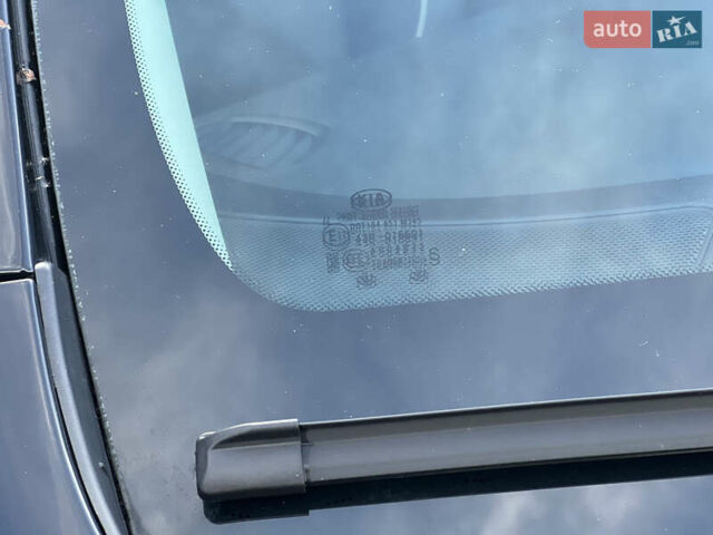 Черный Киа Niro, объемом двигателя 0 л и пробегом 140 тыс. км за 18199 $, фото 30 на Automoto.ua