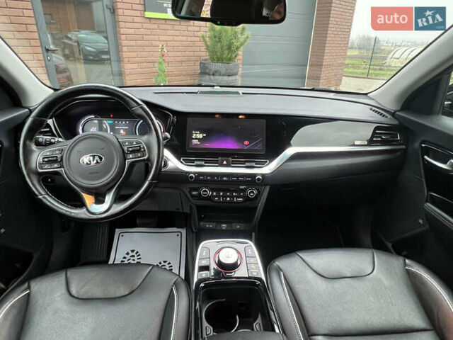 Черный Киа Niro, объемом двигателя 0 л и пробегом 140 тыс. км за 21500 $, фото 26 на Automoto.ua