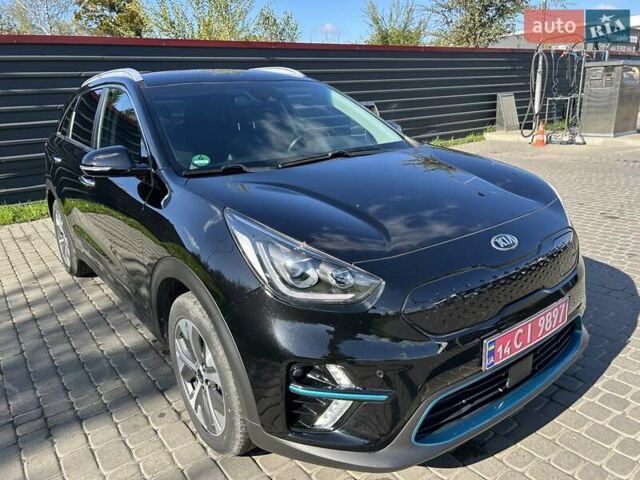 Чорний Кіа Niro, об'ємом двигуна 0 л та пробігом 135 тис. км за 18800 $, фото 4 на Automoto.ua