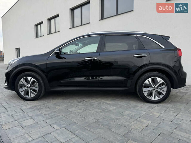 Черный Киа Niro, объемом двигателя 0 л и пробегом 103 тыс. км за 20700 $, фото 2 на Automoto.ua