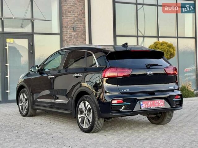 Черный Киа Niro, объемом двигателя 0 л и пробегом 110 тыс. км за 17999 $, фото 1 на Automoto.ua