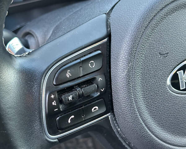 Черный Киа Niro, объемом двигателя 0 л и пробегом 112 тыс. км за 18750 $, фото 59 на Automoto.ua