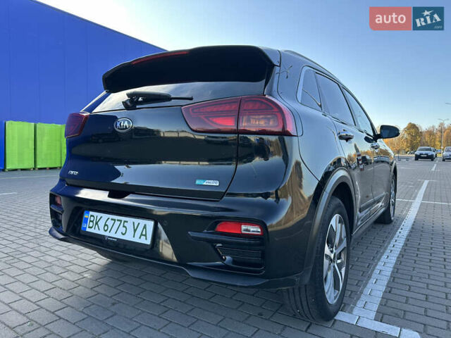 Чорний Кіа Niro, об'ємом двигуна 0 л та пробігом 144 тис. км за 19500 $, фото 13 на Automoto.ua
