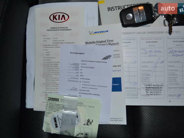 Чорний Кіа Niro, об'ємом двигуна 0 л та пробігом 169 тис. км за 18450 $, фото 96 на Automoto.ua