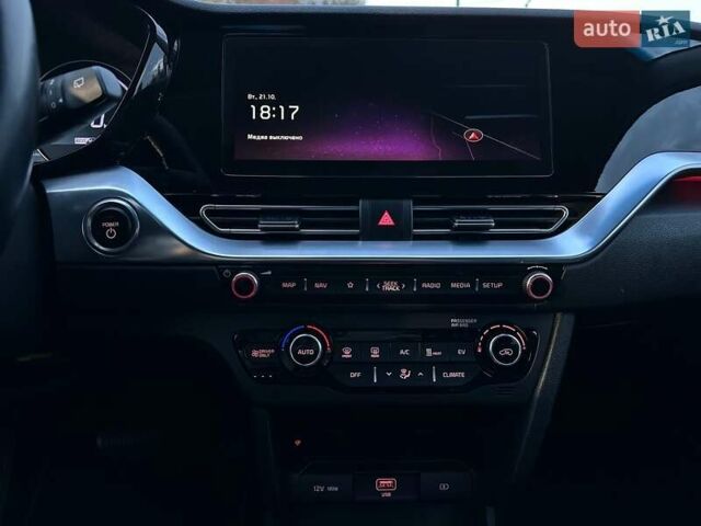 Чорний Кіа Niro, об'ємом двигуна 0 л та пробігом 35 тис. км за 24400 $, фото 60 на Automoto.ua