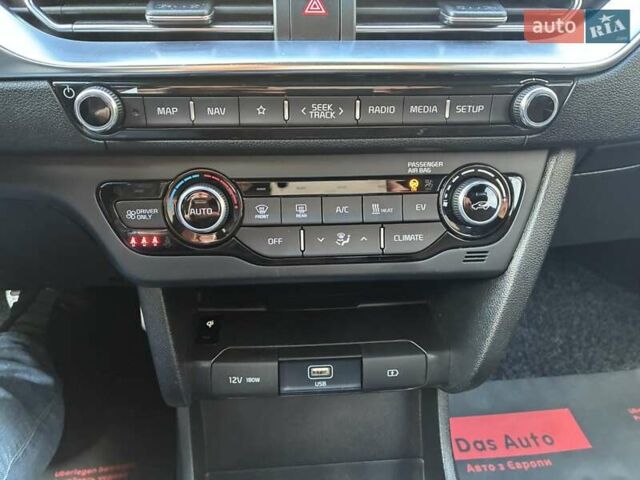 Черный Киа Niro, объемом двигателя 0 л и пробегом 105 тыс. км за 20500 $, фото 84 на Automoto.ua