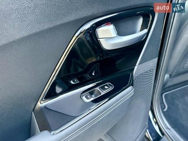 Черный Киа Niro, объемом двигателя 0 л и пробегом 128 тыс. км за 16800 $, фото 83 на Automoto.ua