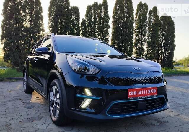 Чорний Кіа Niro, об'ємом двигуна 0 л та пробігом 83 тис. км за 19799 $, фото 3 на Automoto.ua