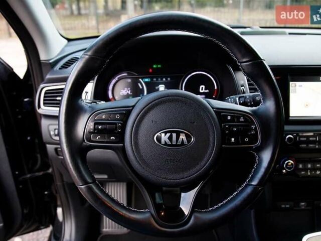 Черный Киа Niro, объемом двигателя 0 л и пробегом 110 тыс. км за 17450 $, фото 56 на Automoto.ua