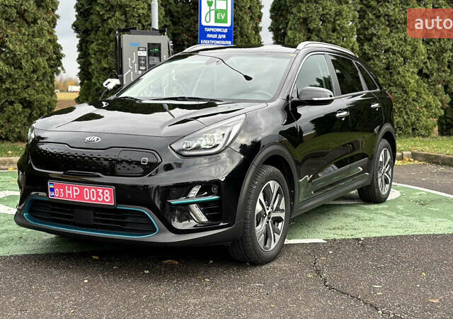 Чорний Кіа Niro, об'ємом двигуна 0 л та пробігом 110 тис. км за 19500 $, фото 33 на Automoto.ua