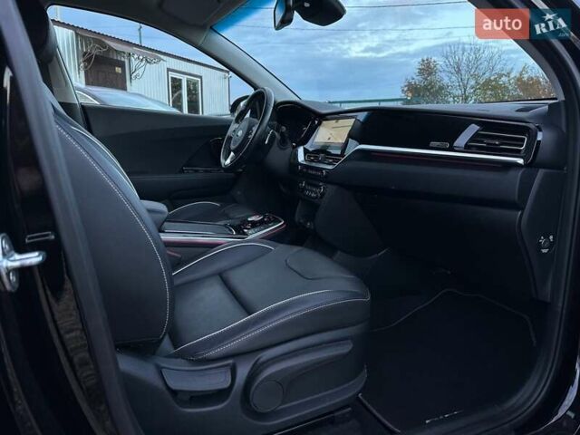 Черный Киа Niro, объемом двигателя 0 л и пробегом 35 тыс. км за 23400 $, фото 92 на Automoto.ua