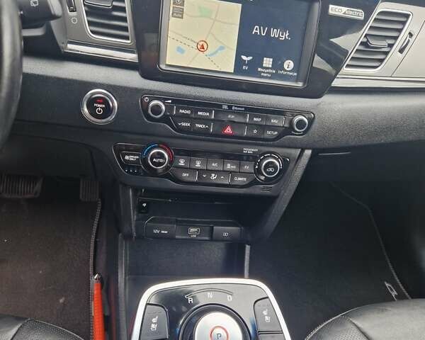 Черный Киа Niro, объемом двигателя 0 л и пробегом 170 тыс. км за 16399 $, фото 20 на Automoto.ua