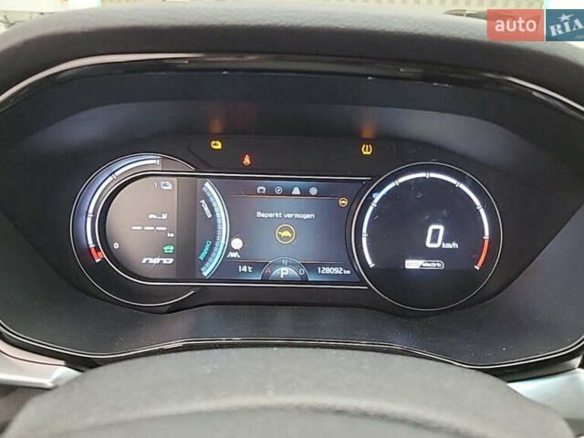 Черный Киа Niro, объемом двигателя 0 л и пробегом 128 тыс. км за 19463 $, фото 6 на Automoto.ua