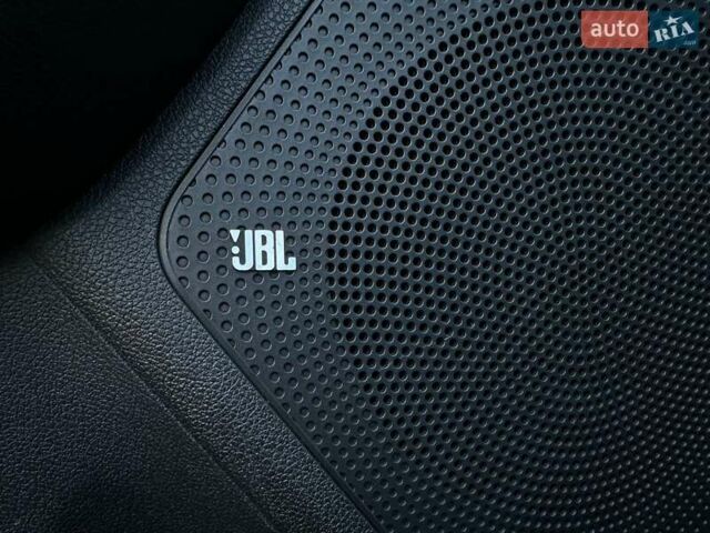 Чорний Кіа Niro, об'ємом двигуна 0 л та пробігом 35 тис. км за 24400 $, фото 6 на Automoto.ua