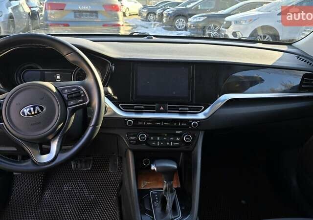 Черный Киа Niro, объемом двигателя 1.58 л и пробегом 32 тыс. км за 21000 $, фото 10 на Automoto.ua