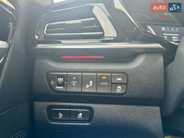 Черный Киа Niro, объемом двигателя 0 л и пробегом 128 тыс. км за 19600 $, фото 41 на Automoto.ua