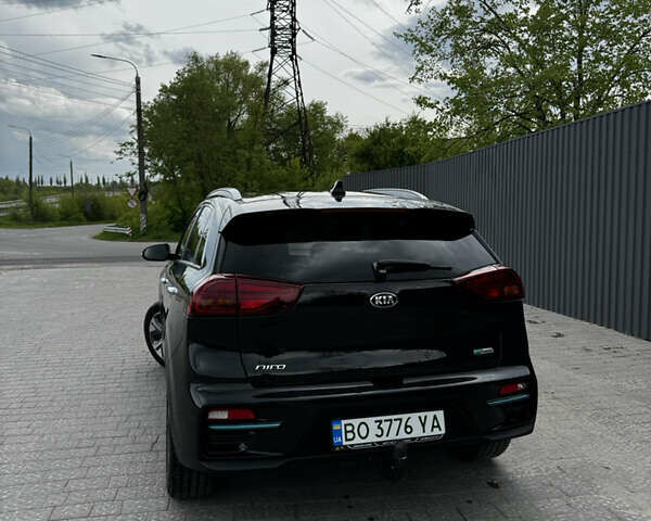 Чорний Кіа Niro, об'ємом двигуна 0 л та пробігом 197 тис. км за 20499 $, фото 10 на Automoto.ua