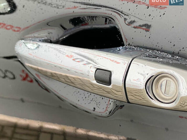 Чорний Кіа Niro, об'ємом двигуна 0 л та пробігом 70 тис. км за 22350 $, фото 42 на Automoto.ua