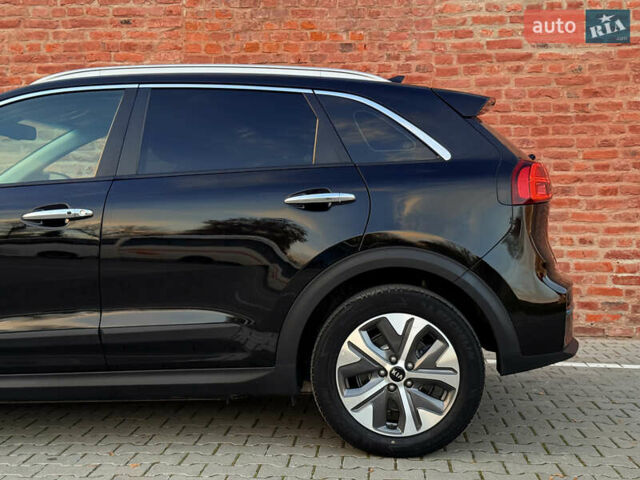 Киа Niro 2020 в Тернополе на Automoto.ua Черный Киа Niro, объемом двигателя 0 л и пробегом 92 тыс. км за 19899 $, фото 9 на Automoto.ua