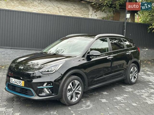 Черный Киа Niro, объемом двигателя 0 л и пробегом 107 тыс. км за 19700 $, фото 2 на Automoto.ua