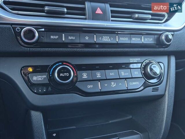 Черный Киа Niro, объемом двигателя 0 л и пробегом 132 тыс. км за 19449 $, фото 43 на Automoto.ua