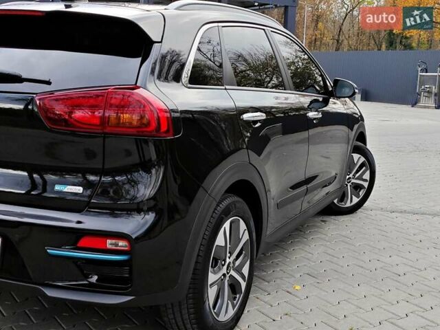 Чорний Кіа Niro, об'ємом двигуна 0 л та пробігом 115 тис. км за 20700 $, фото 46 на Automoto.ua