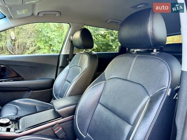 Черный Киа Niro, объемом двигателя 0 л и пробегом 128 тыс. км за 16800 $, фото 47 на Automoto.ua
